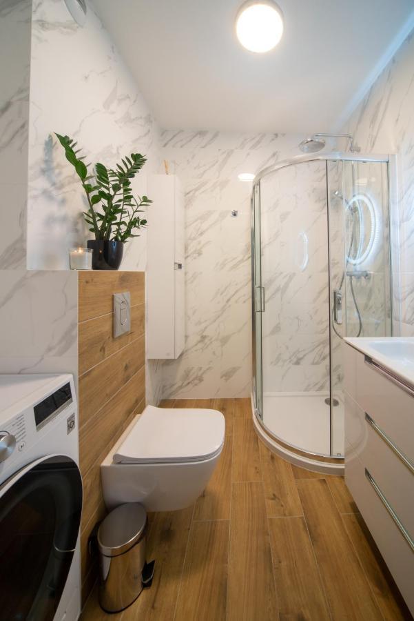 Maya'S Flats & Resorts 49 - Spacious 3 Rooms Apartment In Szafarnia Danzig Exterior foto